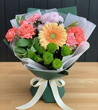 Букет цветов из:  Гвоздики, Розы, Герберы и Хризантемы в Советске Тульской области