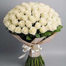 Букет 101 беля роза Белоснежка в Советске Тульской области