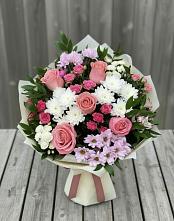 Букет цветов из:  Альстромерии, Гвоздики, Розы и Хризантемы в Советске Тульской области