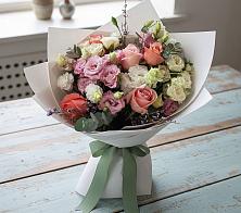 Букет цветов из:  Розы, Лизиантусы и Гвоздики в Советске Тульской области