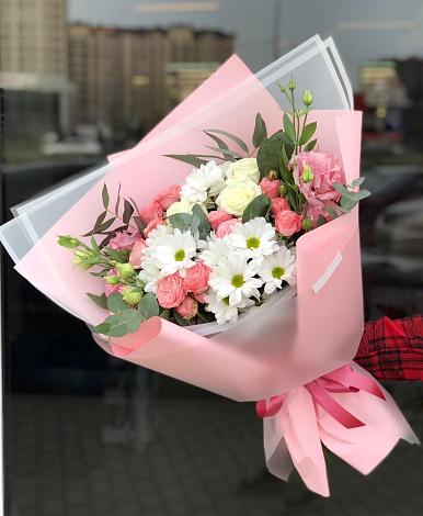 Букет цветов из: Розы, Лизиантусы и Хризантемы в Советске Тульской области