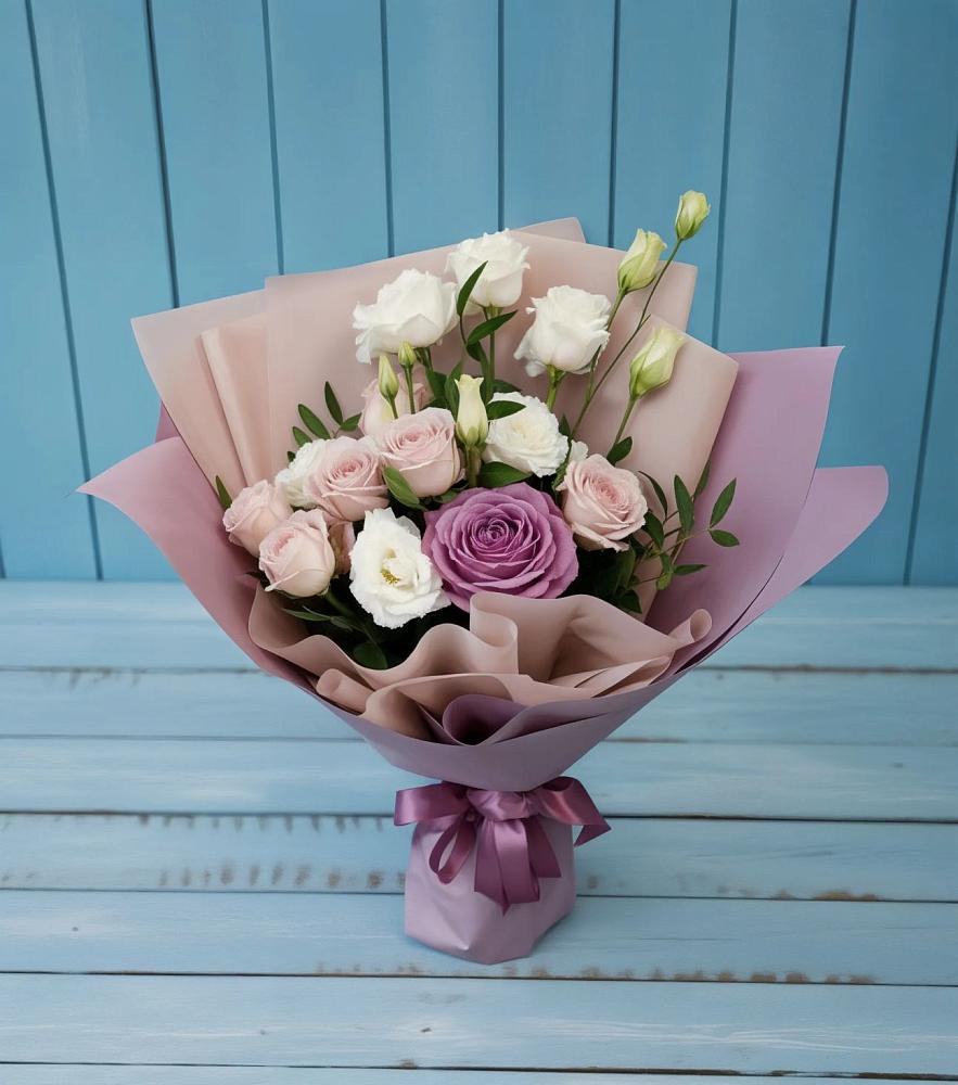 Букет цветов из: Розы и Лизиантусы в Советске Тульской области